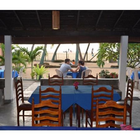 Star Beach Guest House Negombo Ngoại thất bức ảnh