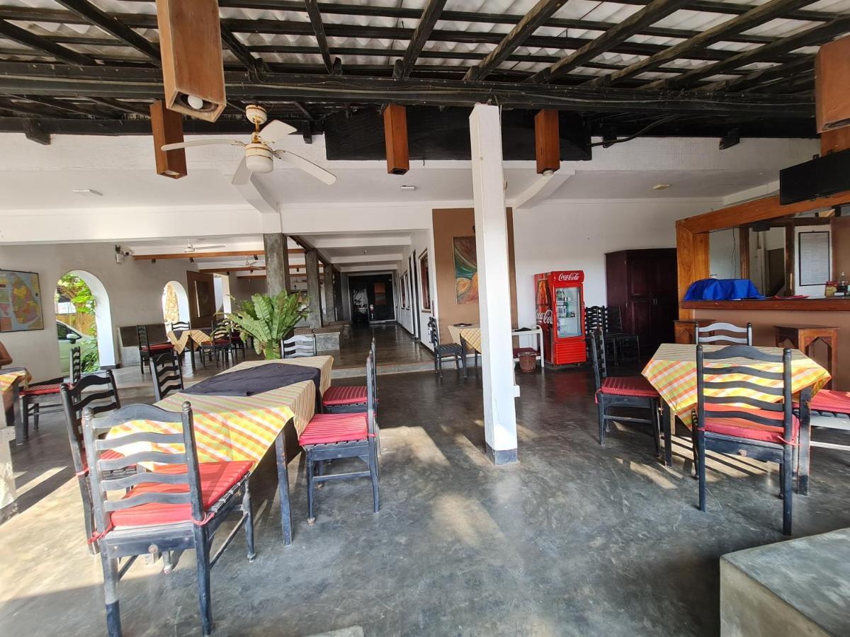 Star Beach Guest House Negombo Ngoại thất bức ảnh