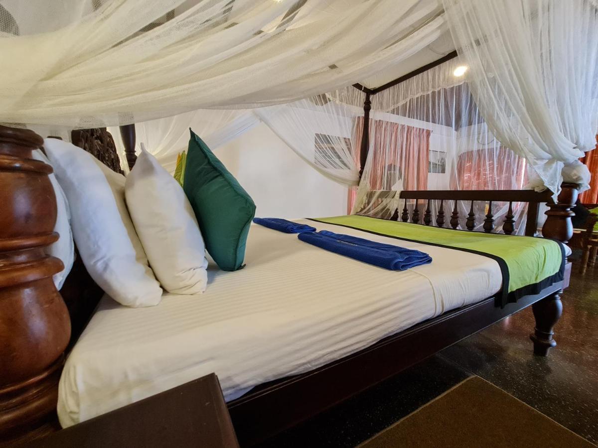 Star Beach Guest House Negombo Ngoại thất bức ảnh