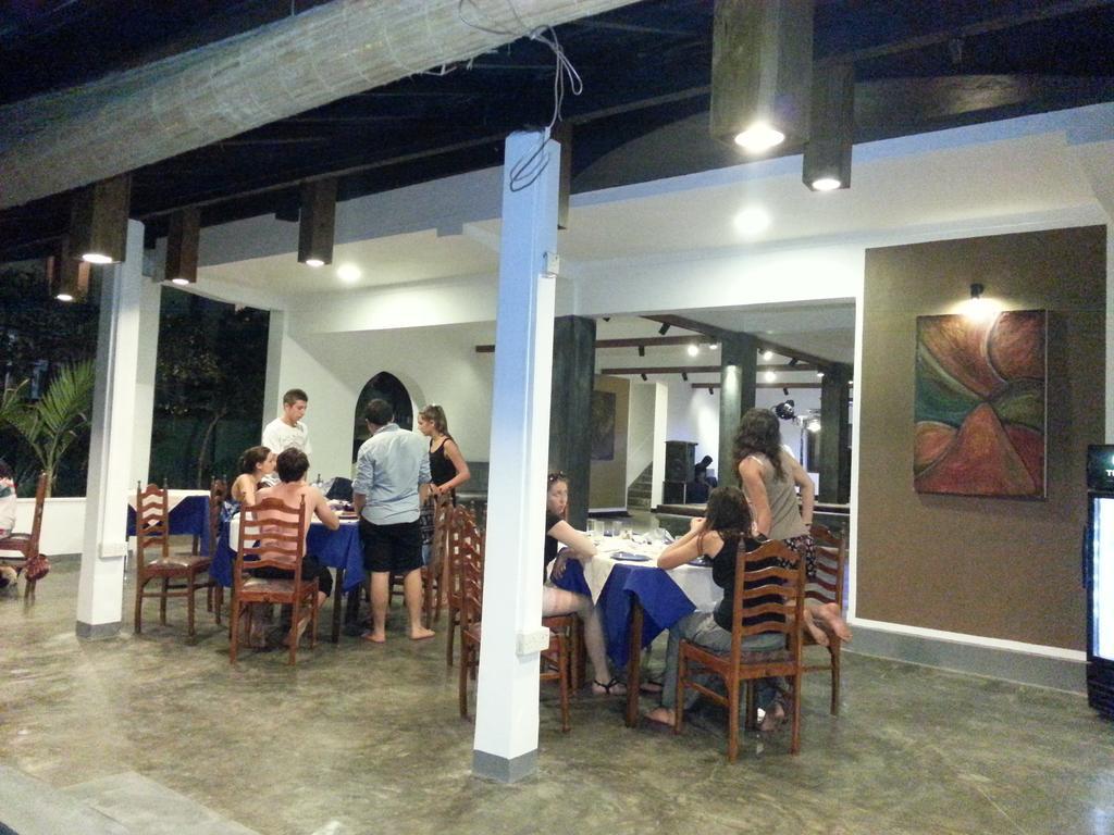 Star Beach Guest House Negombo Ngoại thất bức ảnh