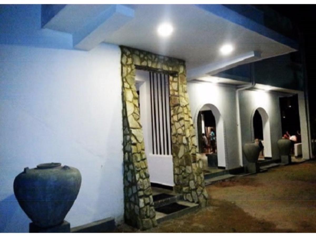 Star Beach Guest House Negombo Ngoại thất bức ảnh