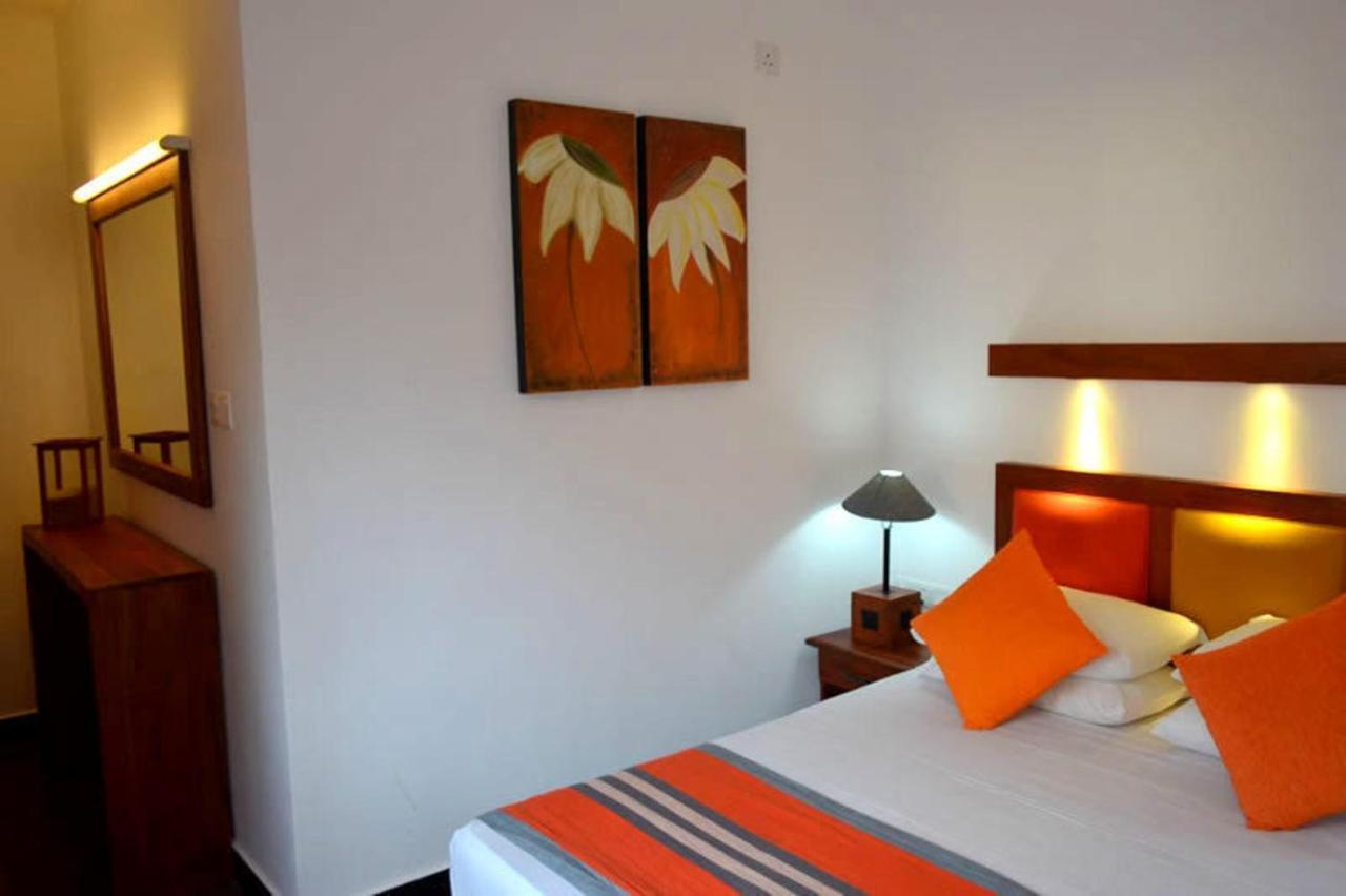 Star Beach Guest House Negombo Ngoại thất bức ảnh