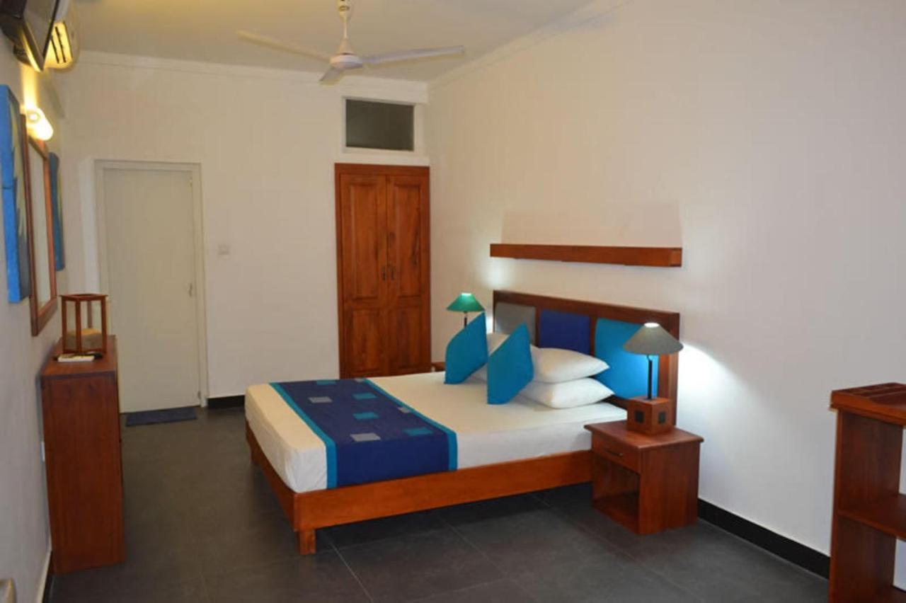 Star Beach Guest House Negombo Ngoại thất bức ảnh