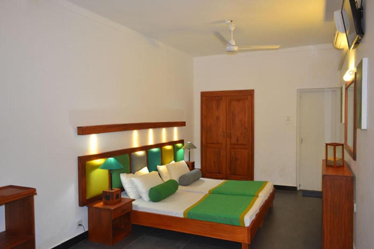 Star Beach Guest House Negombo Ngoại thất bức ảnh