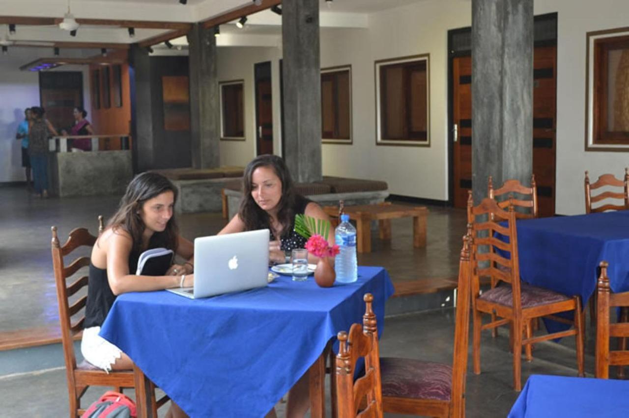 Star Beach Guest House Negombo Ngoại thất bức ảnh