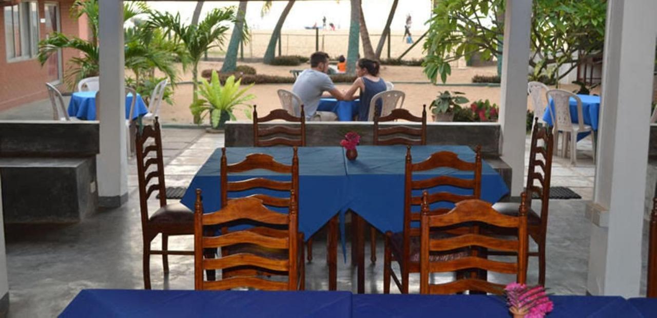 Star Beach Guest House Negombo Ngoại thất bức ảnh